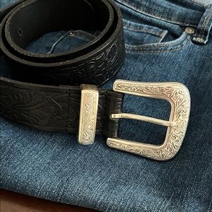 Liz Claiborne: Black Embossed leather belt with Silver Buckle size medium